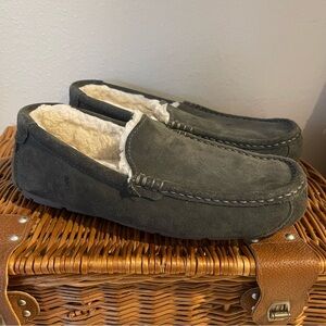 KOOLABURRA BY UGG Tipton Men's Gray Suede Slippers Sz 9 Comfort Loungewear Warm